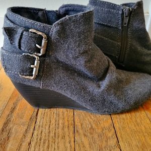 Blowfish size 8.5 gray wedge bootie